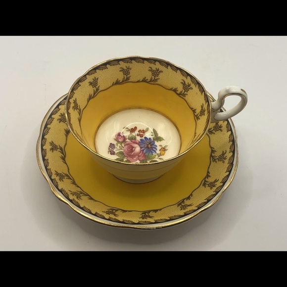 Aynsley B3679 Bone China Teacup and Saucer - Picture 1 of 8